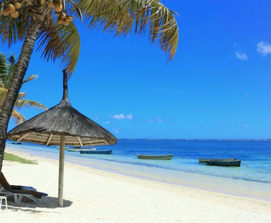 Villa Bienvenue Beachfront House Flic en Flac Bagian luar foto