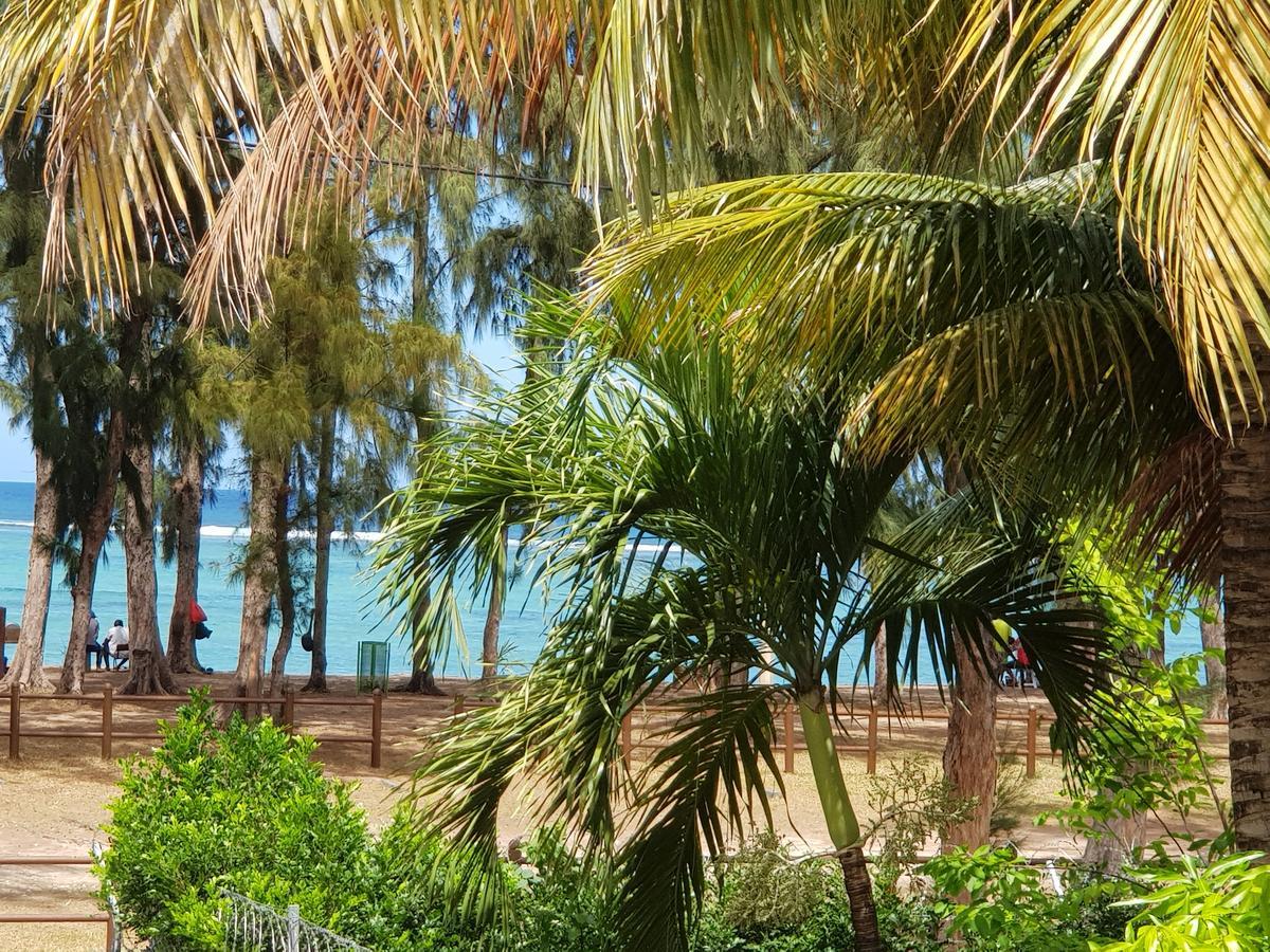 Villa Bienvenue Beachfront House Flic en Flac Bagian luar foto